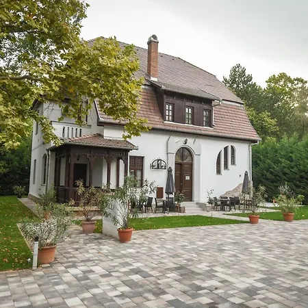 Campana Bed & Breakfast Siófok