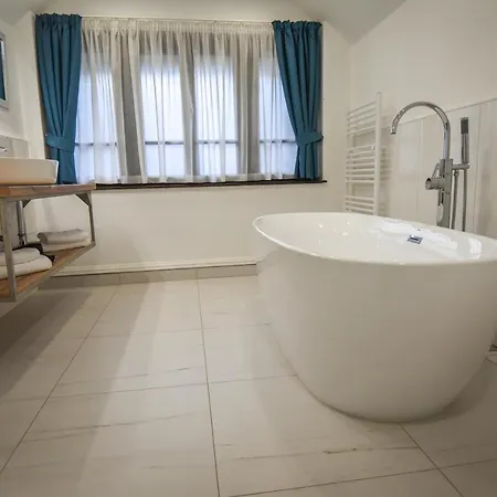 Bed & Breakfast Campana 4*